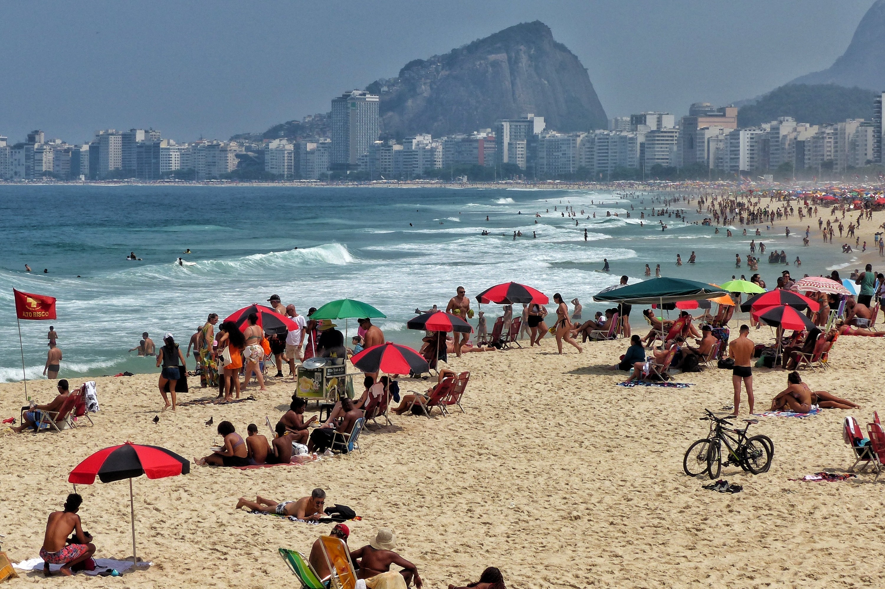Rio publica decreto com medidas para o ordenamento da orla; texto inclui 16 proibições