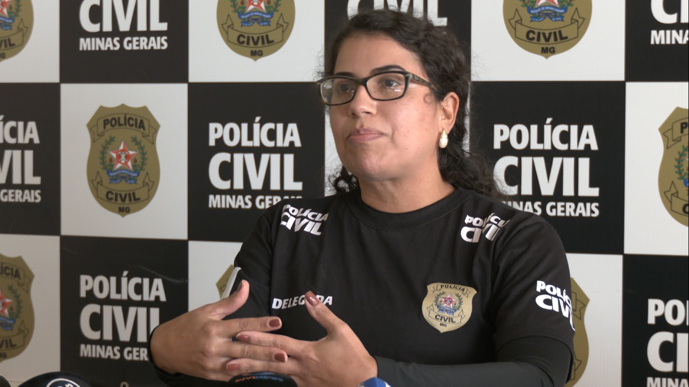 
Mulher torturada por servidor de Prefeitura foi mantida em cárcere por oito dias em MG: ‘Sofreu todos os tipos de violência’, diz delegada