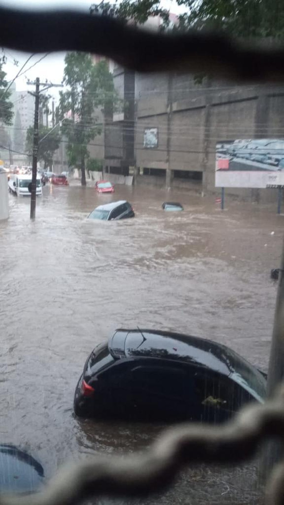 São José dos Campos registra 2 dias de chuva em meia hora