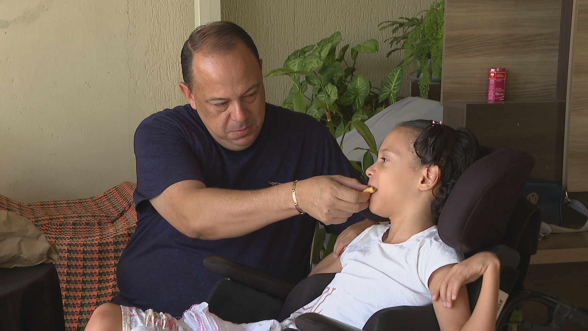 Sem acessibilidade e sem equipes, crianças com deficiência do DF ficam fora de passeios e atividades escolares