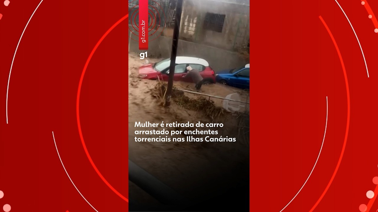 Vídeo mostra resgate de mulher que estava em carro sendo levado por enchente em ilha da Espanha