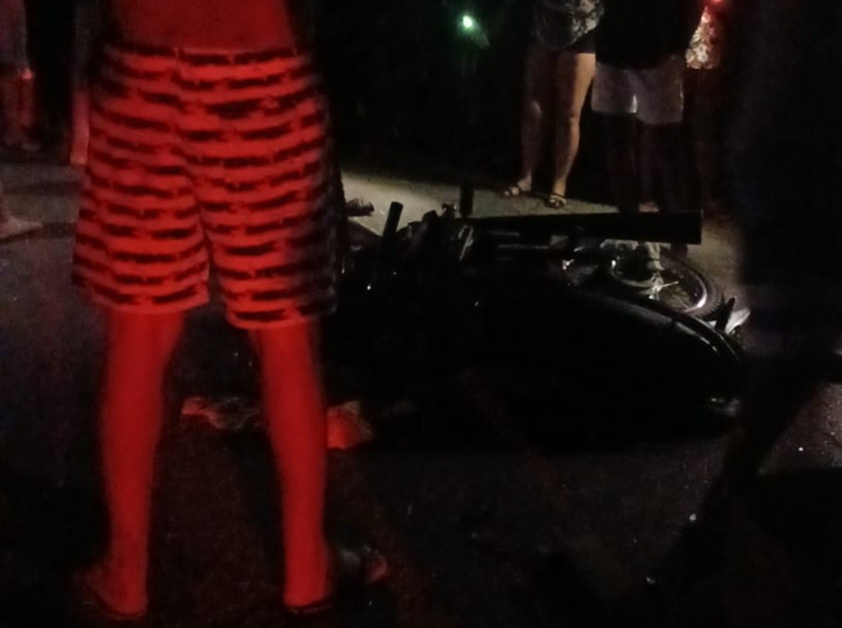 Homem e mulher morrem em acidente entre moto e trator na RN-160 na Grande Natal