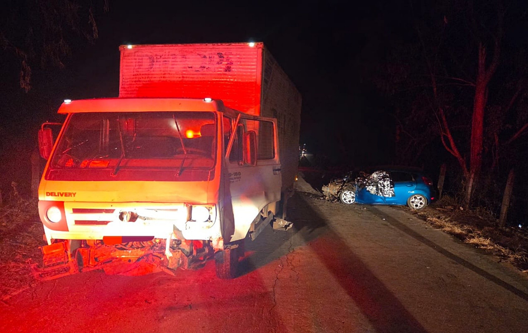 Homem morre em acidente entre carro e caminhão em Espírito Santo do Dourado
