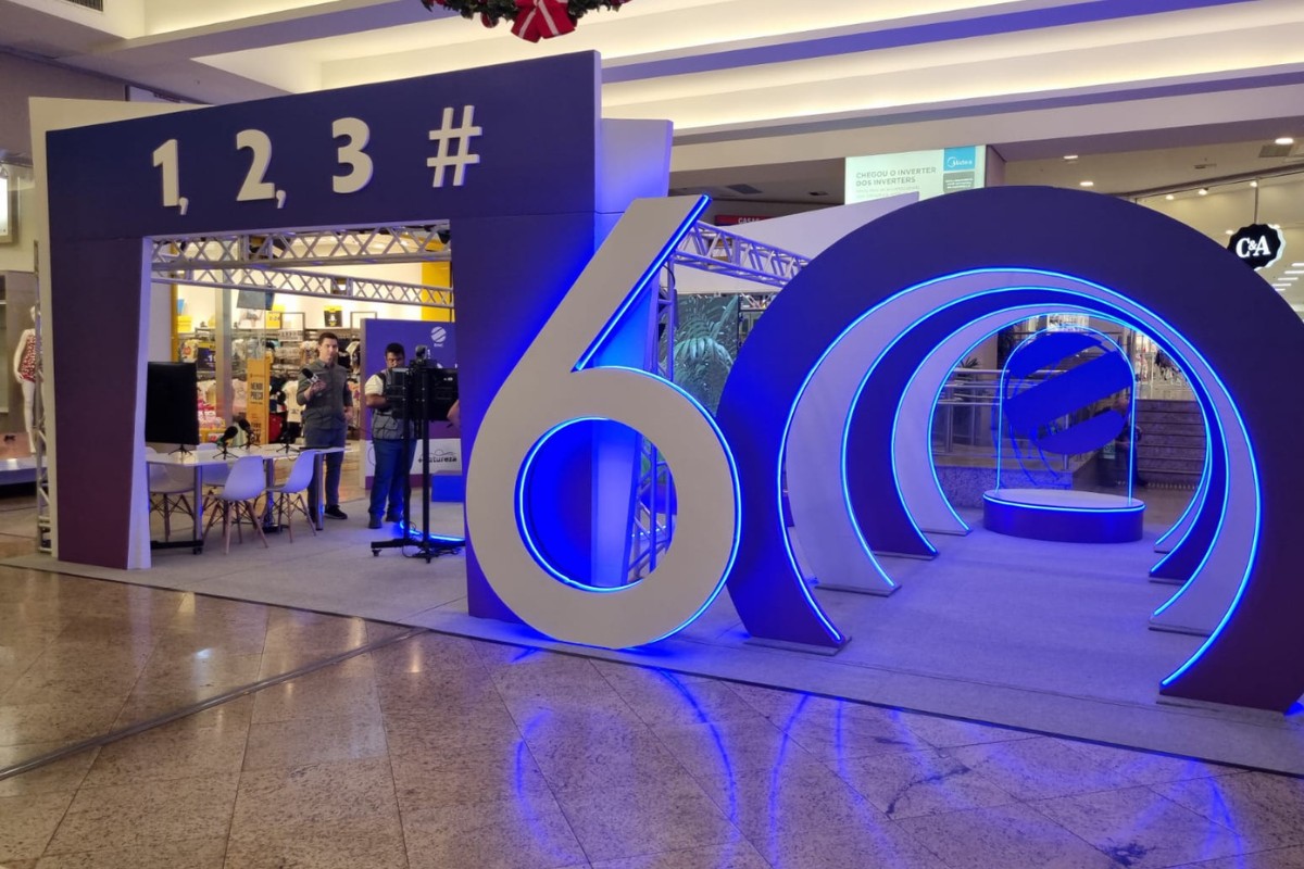 RMC monta estúdio interativo em shopping de Cuiabá para celebrar 60 anos
