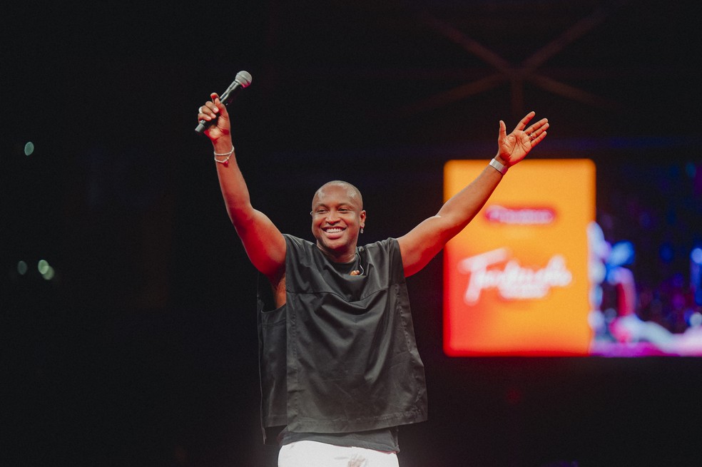 Thiaguinho chega com o projeto 'Tardezinha' na Arena da Amazônia. — Foto: Sandro Mendonça/Sand/Divulgação