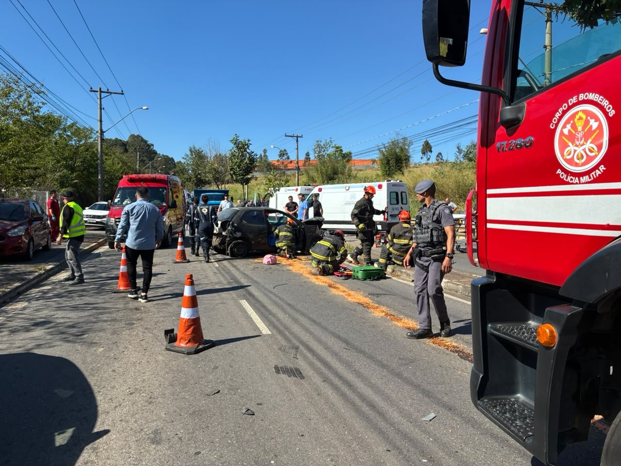 Motociclista morre após acidente entre 4 veículos em avenida de Várzea Paulista