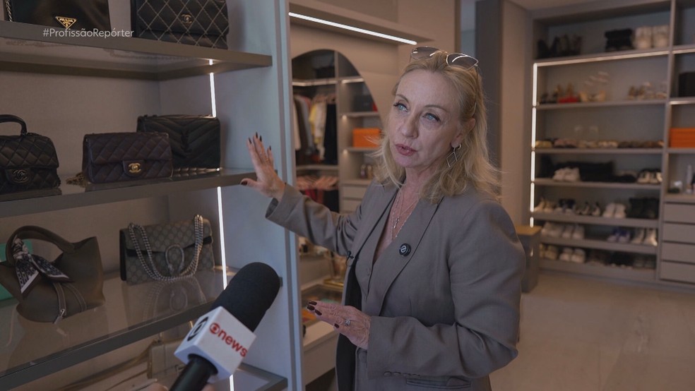 在高檔住宅中，衣櫃裡設置展示櫃是一種流行趨勢——圖片：轉載/環球電視台