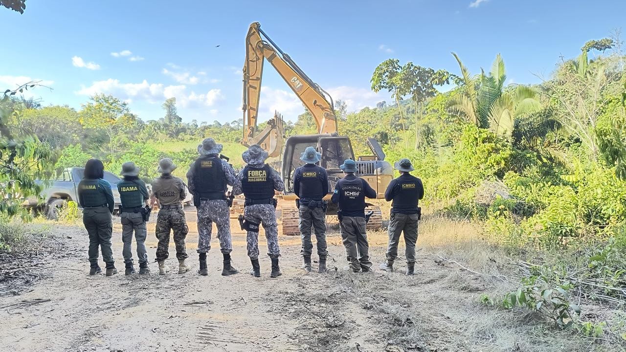 Operação destrói garimpo ilegal responsável por contaminar rios com mercúrio em Floresta Nacional do PA