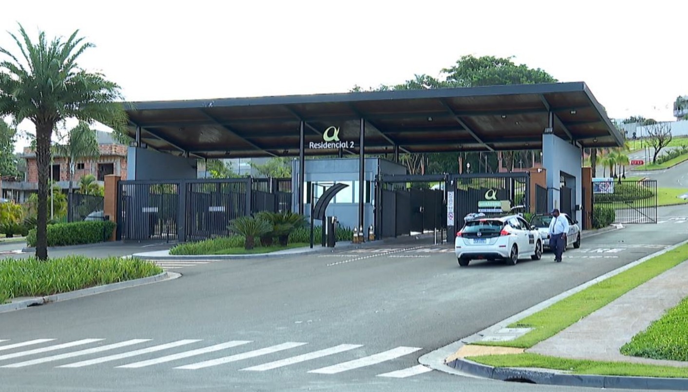 Justiça autoriza leilão de imóveis de influenciadora condenada por fraudes em empréstimos para aposentados