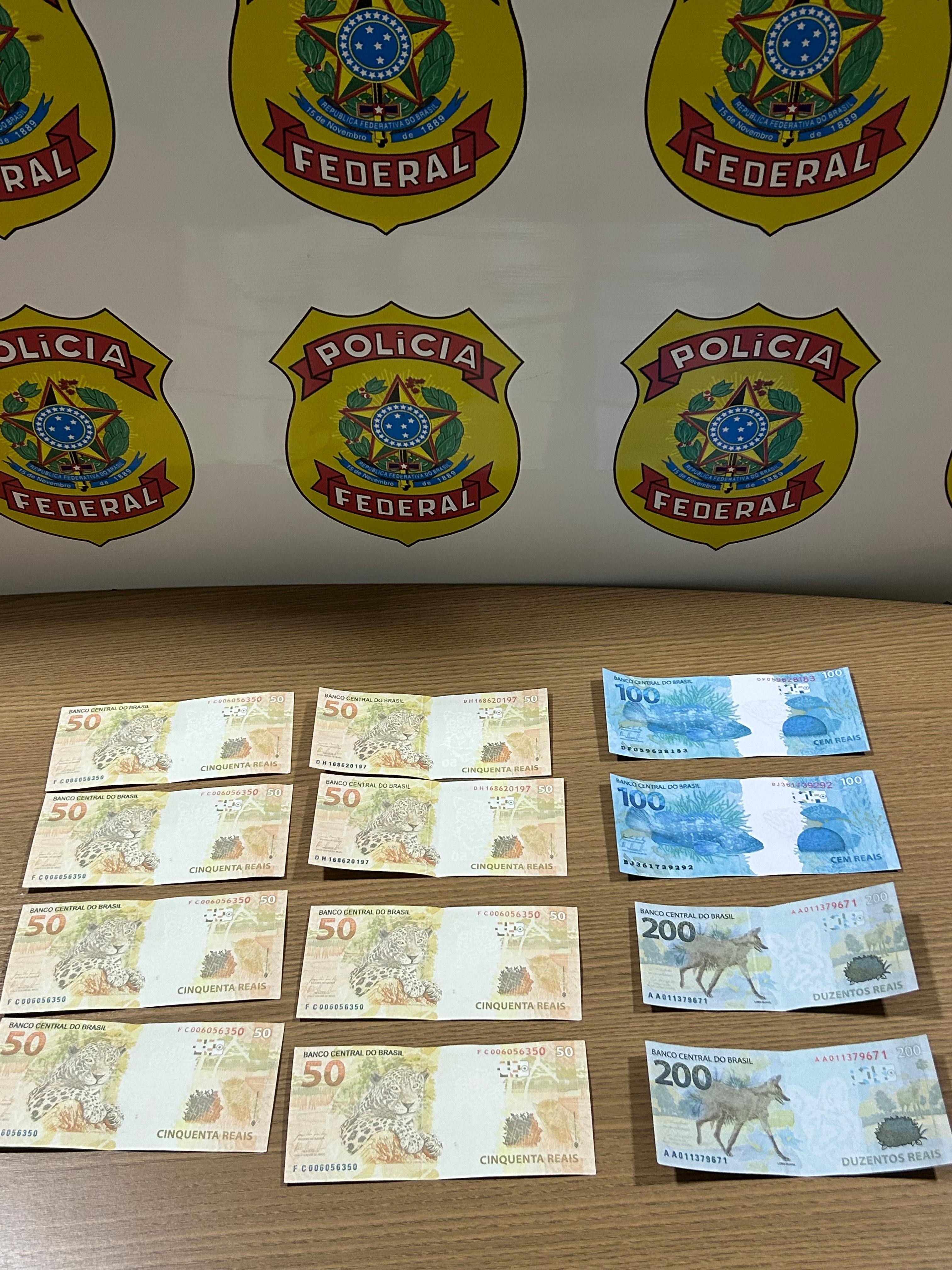 Preso em flagrante com notas falsas confessa crime antes da PF abrir encomenda dos Correios