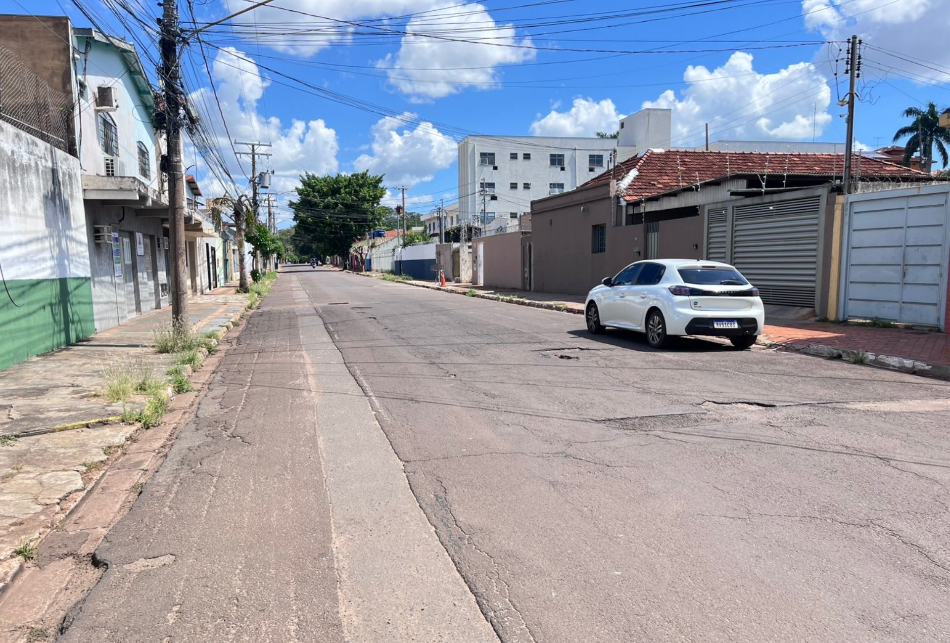 Morador de rua é agredido a pedradas durante a madrugada e encontrado caído na rua