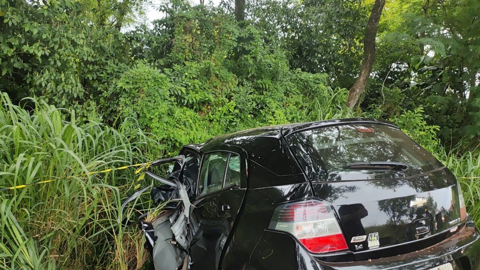 Três pessoas morrem e outras duas ficam gravemente feridas após batida entre dois carros, em Corbélia — Foto: Polícia Rodoviária Federal (PRF)