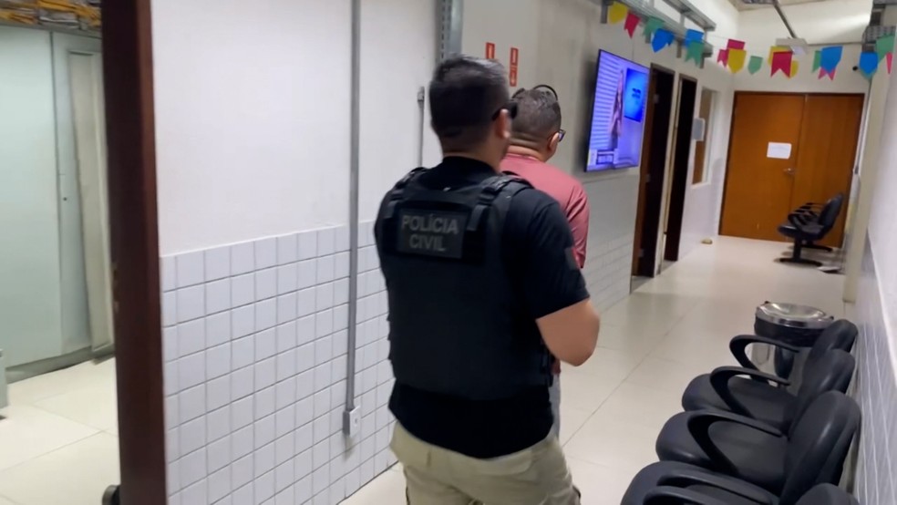 Presos foram levados para a Central de Polícia de João Pessoa — Foto: TV Cabo Branco/Reprodução
