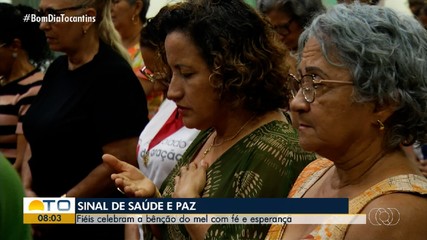 Fiéis celebram a bênção do mel no dia de São João Batista com fé e esperança