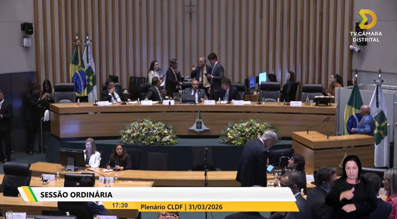 
Câmara do DF aprova reajuste nas gratificações de diretores e supervisores de escolas públicas 