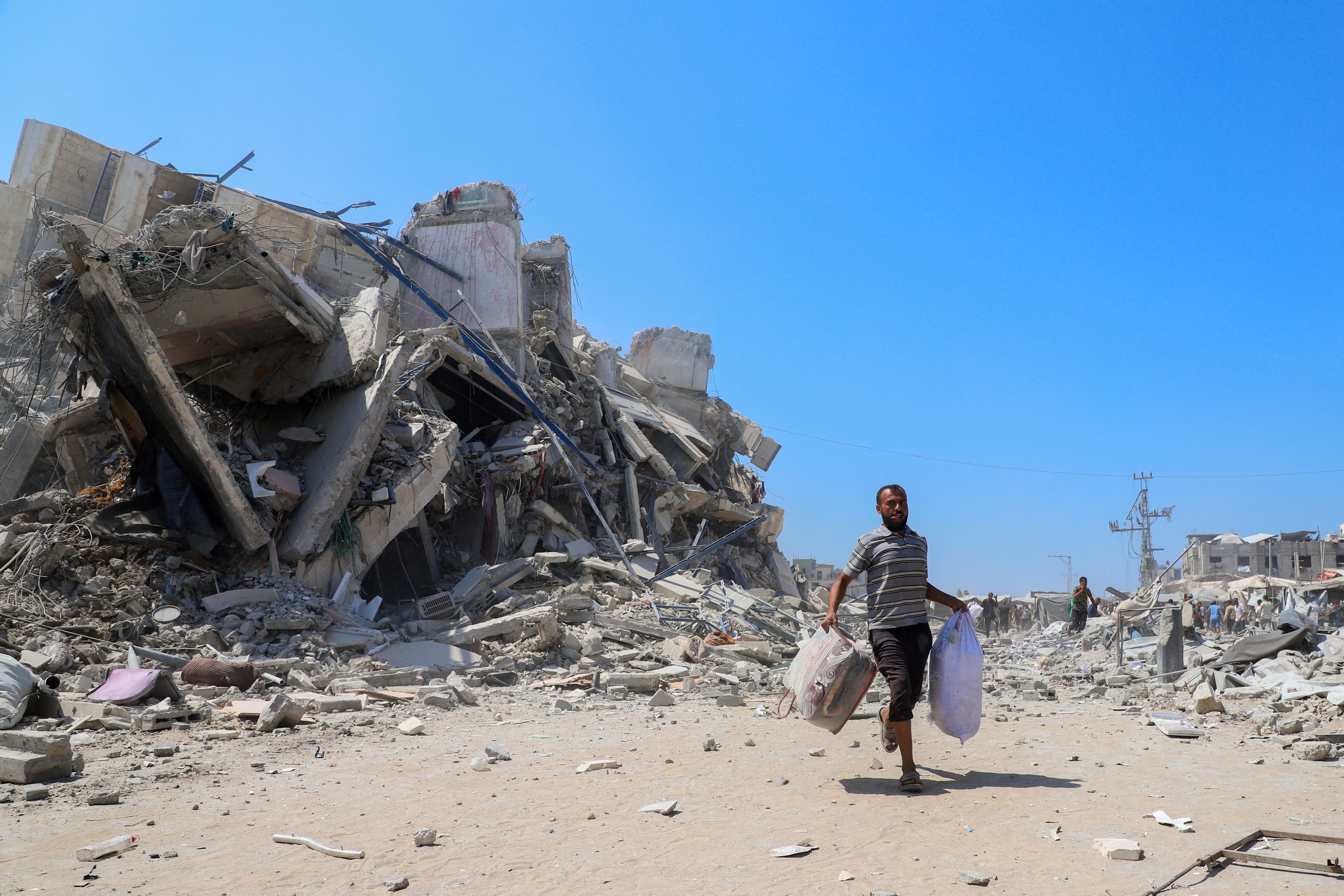 Israel ordena nova evacuação na Cidade de Gaza e destrói mais um prédio residencial