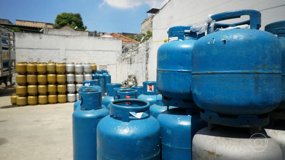 Preço do gás de cozinha aumenta a partir desta segunda-feira (11), na Paraíba — Foto: Jornal Nacional/ Reprodução
