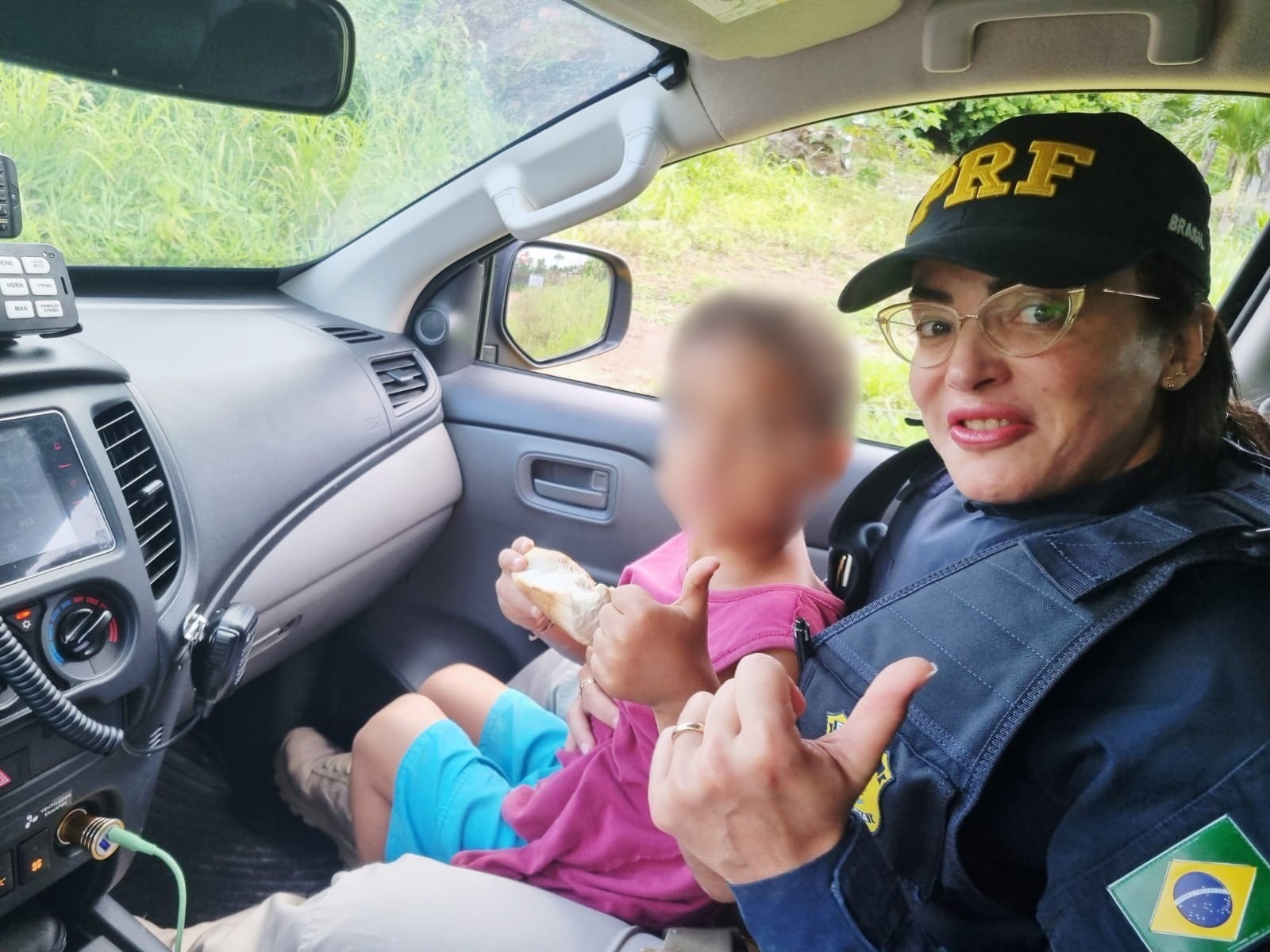 Menino de 4 anos foge de casa e é encontrado pela PRF tentando atravessar a BR-230