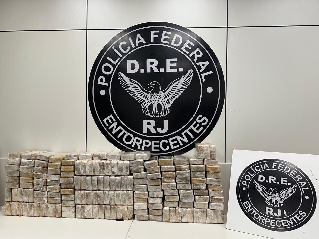 Cerca de 170 kg de cocaína são apreendidos na via dutra, em piraí