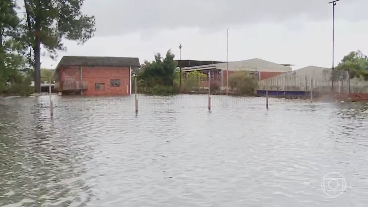 Tragédia no RS: 360 mil estudantes gaúchos são afetados pelas chuvas