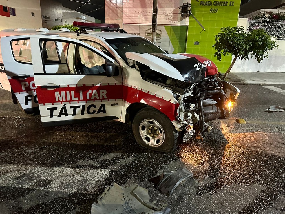 Viatura envolvida em acidente durante perseguição em Campina Grande — Foto: Polícia Militar/Divulgação