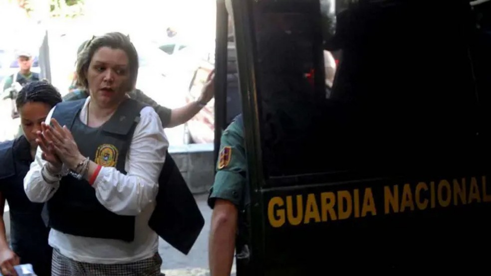 Afiuni durante uma mudança em 2010 — Foto: Getty Images via BBC