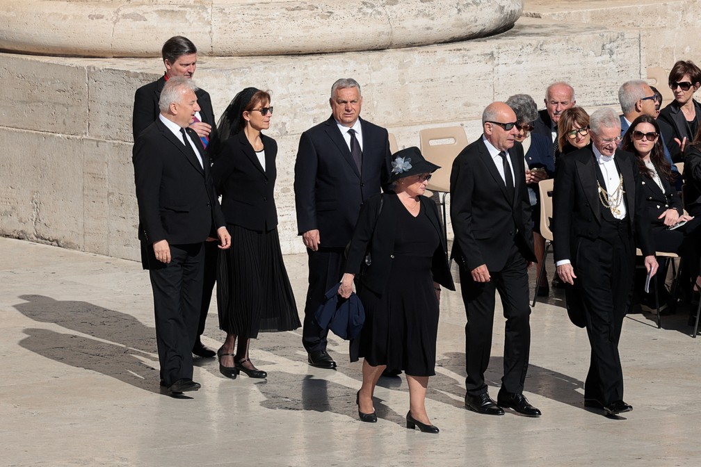 O primeiro-ministro da Hungria, Viktor Orban,antes da missa fúnebre do papa Francisco, no Vaticano — Foto: Remo Casilli/Reuters