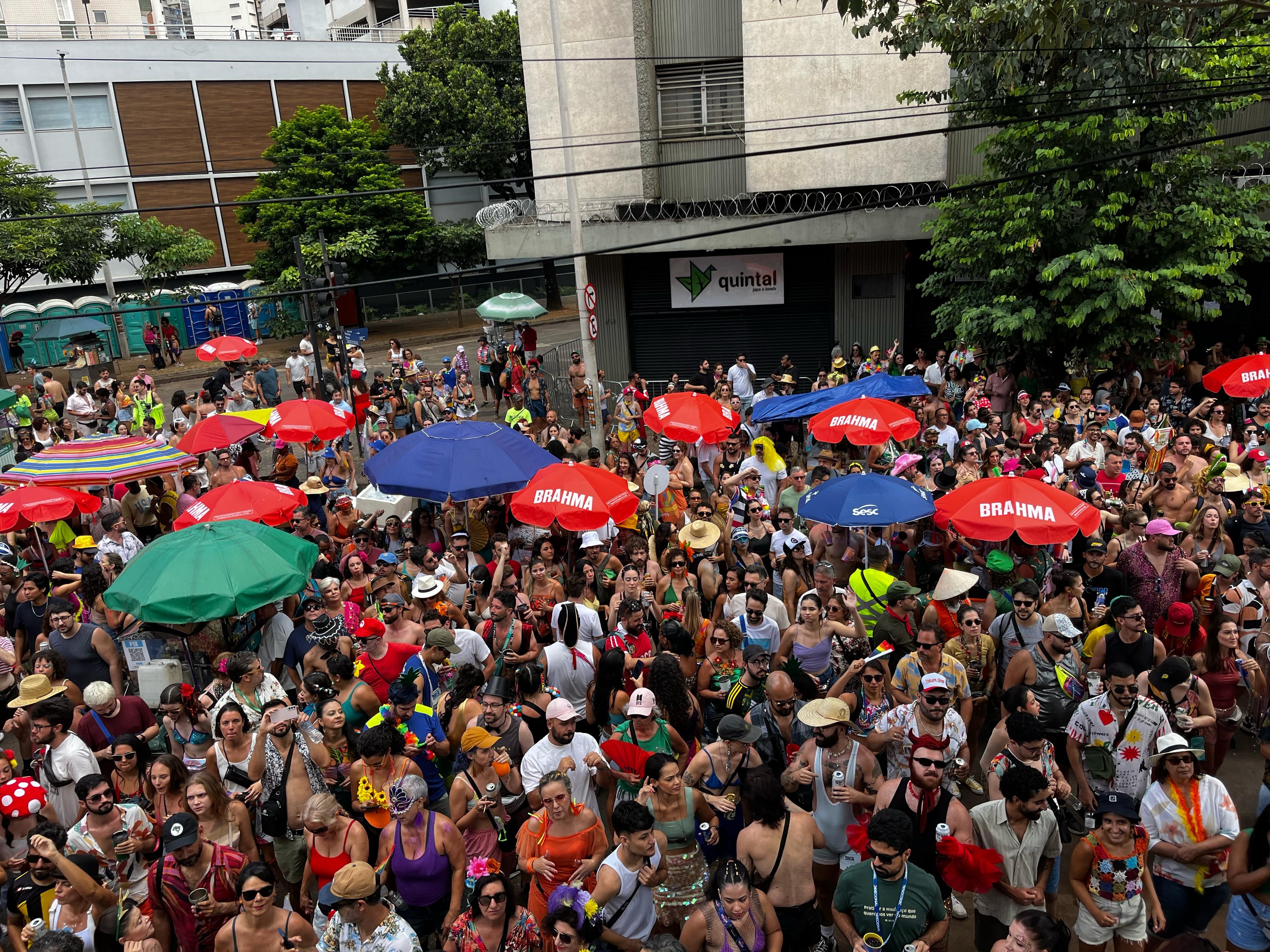 BH credencia 11,5 mil ambulantes para o Carnaval de 2026