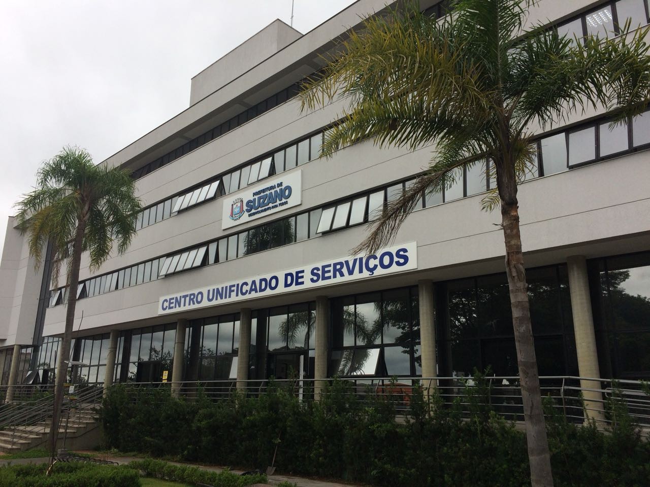 Suzano terá processo seletivo para 100 vagas de emprego em supermercado e rede de armarinhos