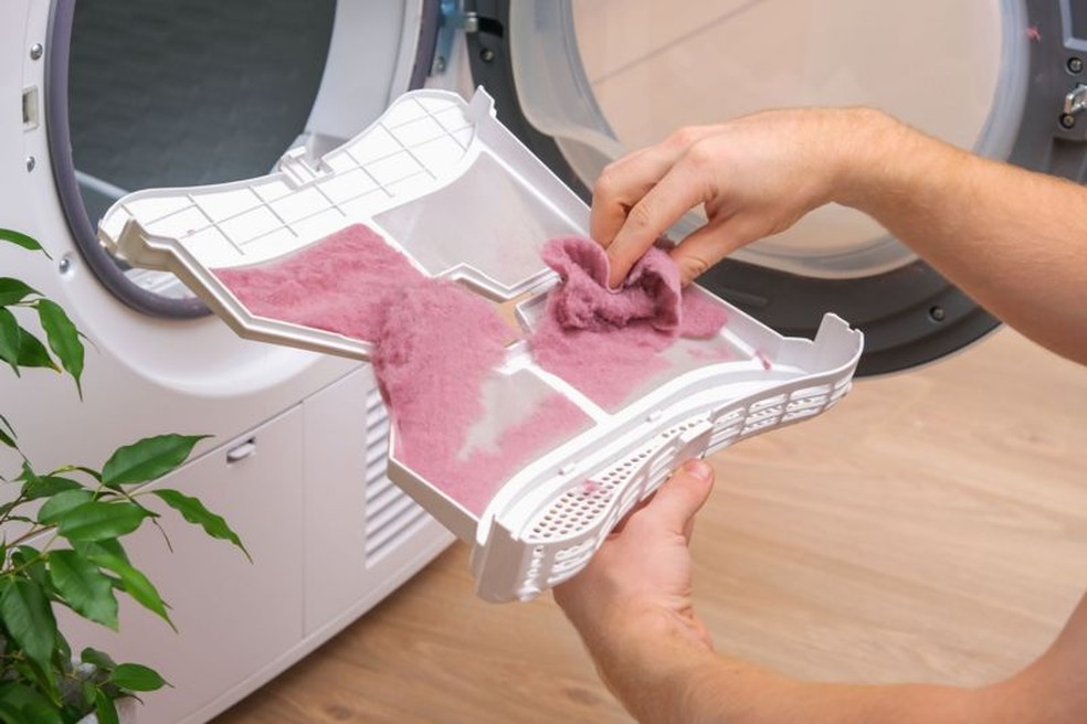 A secadora de roupas libera mais fibras no ar pela ventilação — Foto: Getty Images via BBC
