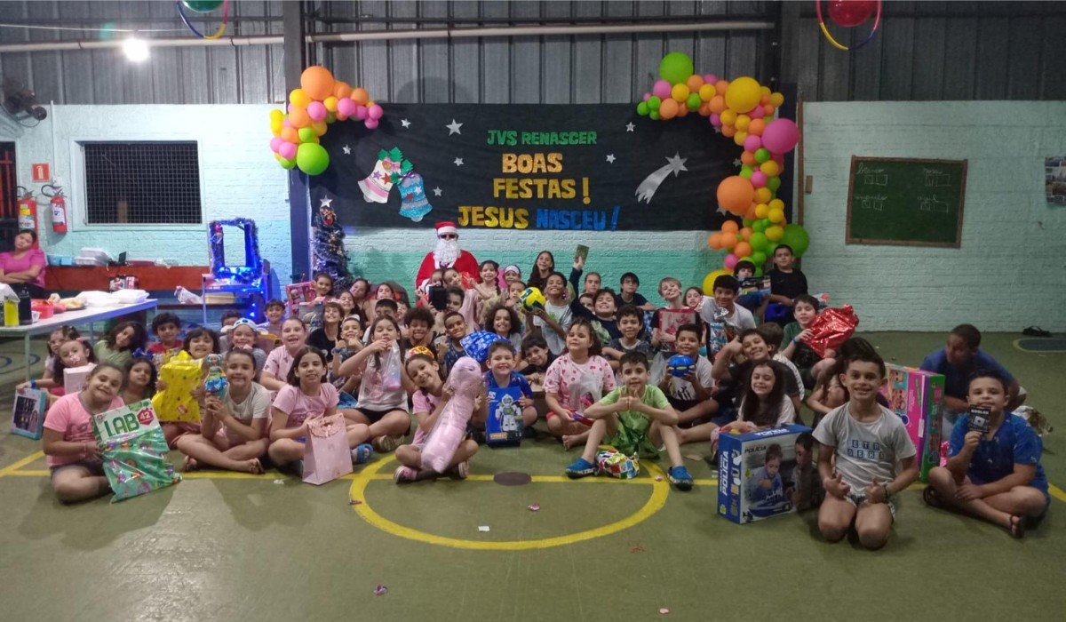 'Uma sementinha que é plantada': tradição natalina com histórias e Papai Noel marca gerações em escola do interior de SP