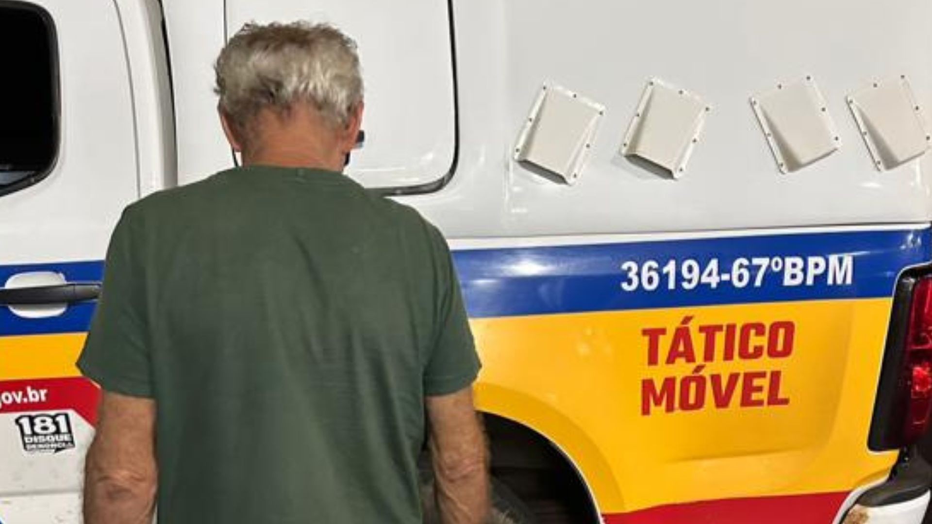 Idoso atira em cão que matou galinhas em fazenda e é preso em Uberaba