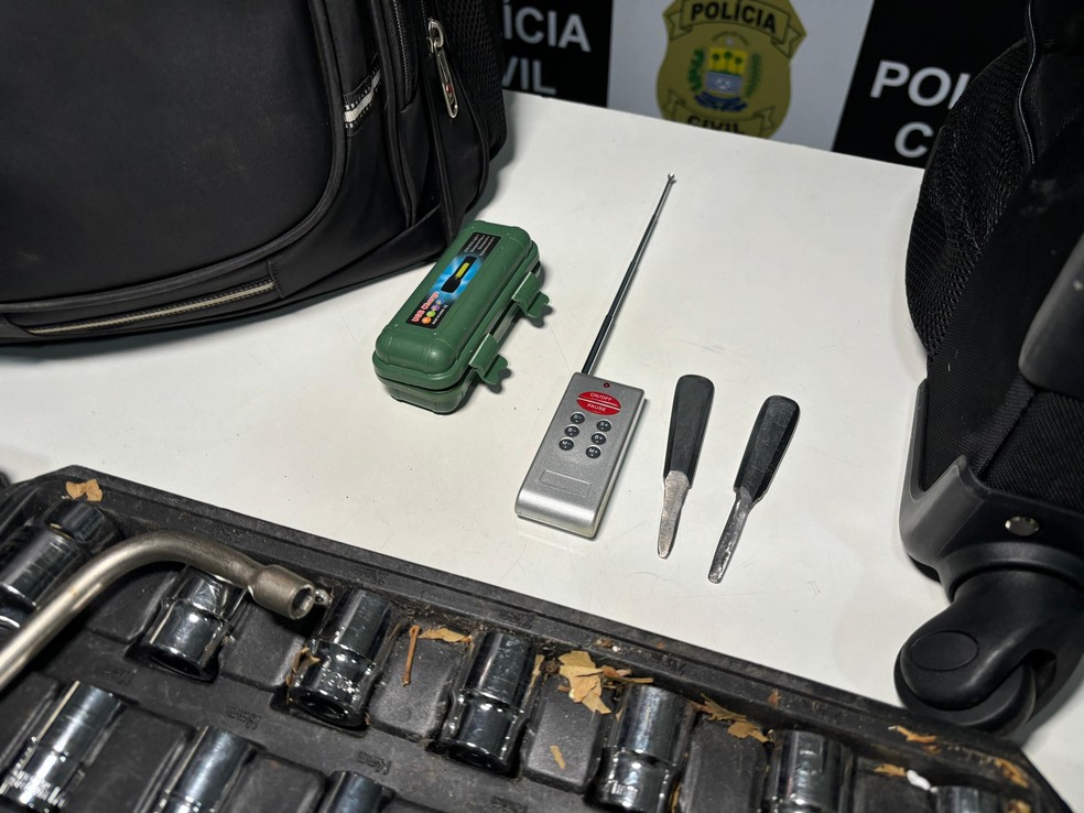 'Chapolin', dispositivo utilizado para desativar travas de carros, apreendido pelo Draco — Foto: Divulgação/SSP-PI