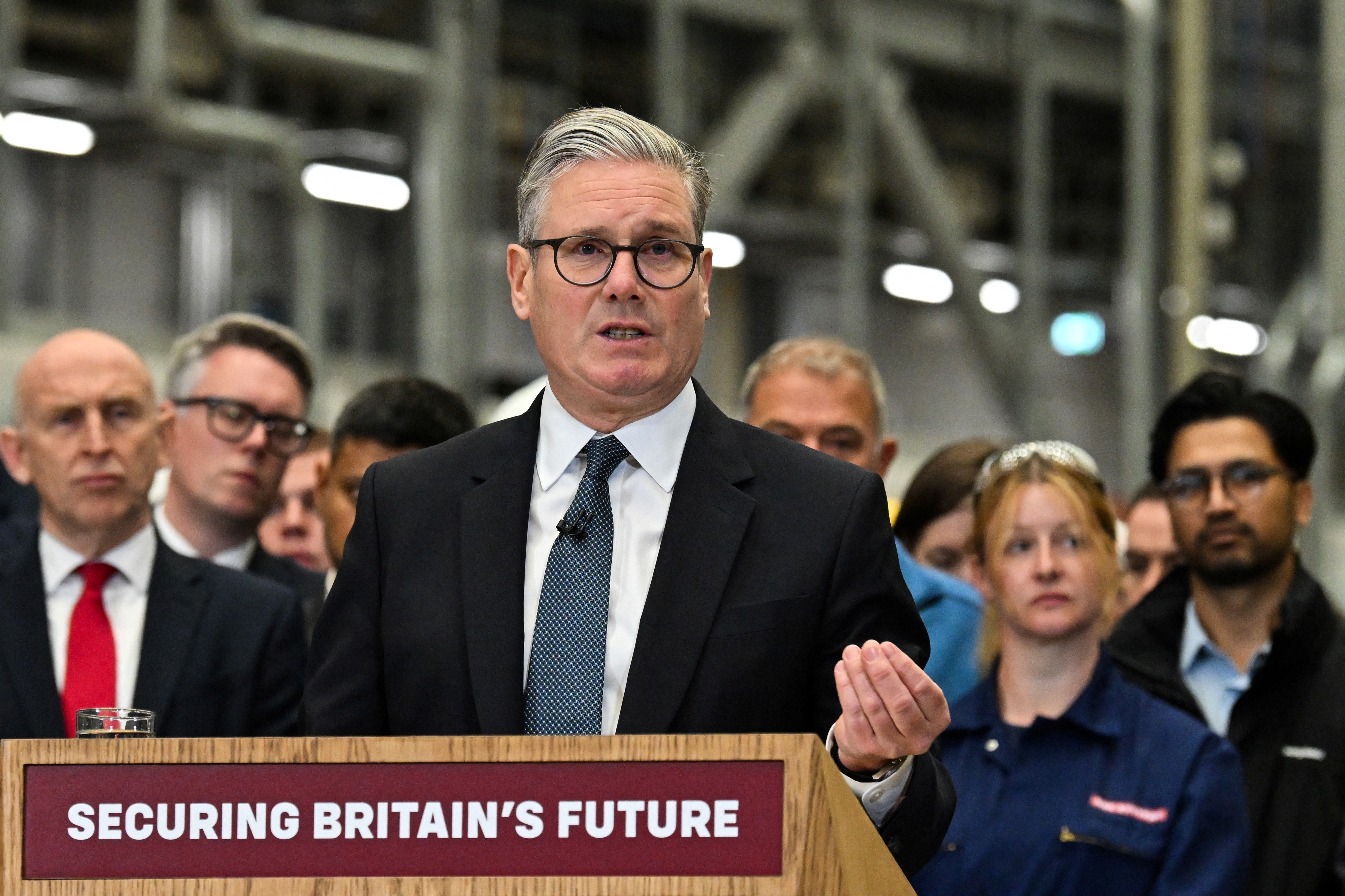 Europa se rearma: Reino Unido anuncia construção de submarinos de propulsão nuclear; Starmer cita 'ameaça'