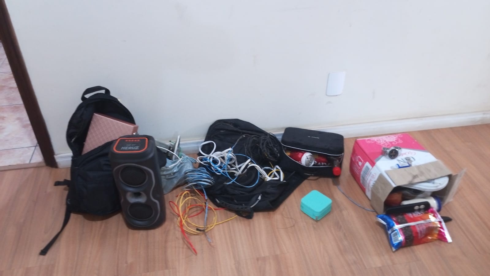 Morador é acordado por ladrão armado com faca durante roubo em casa de Limeira