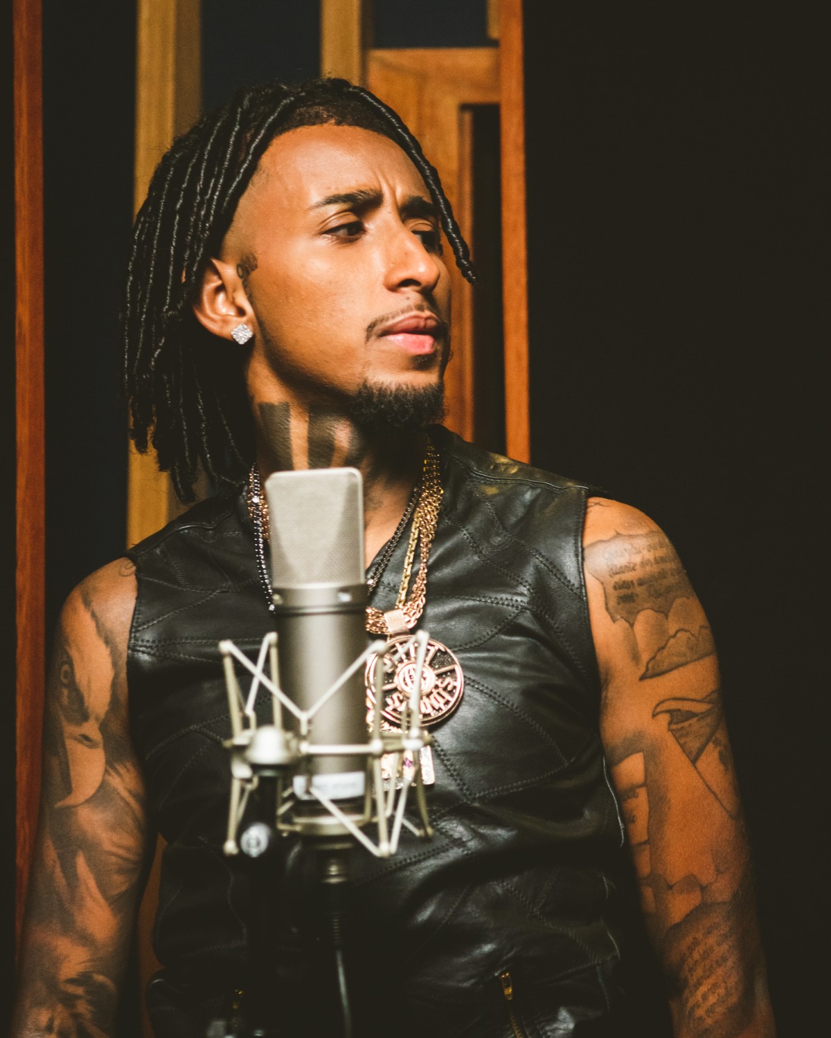 Rapper carioca MD Chefe mostra a filha, ostenta luxo e celebra ...