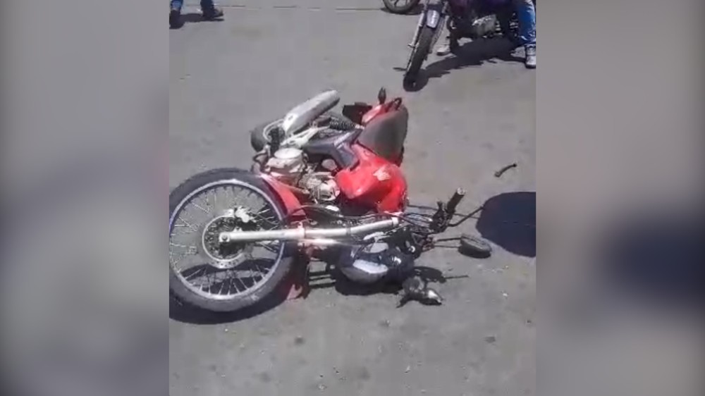 Serralheiro morre ao bater motocicleta na lateral de carro em Araçatuba-SP