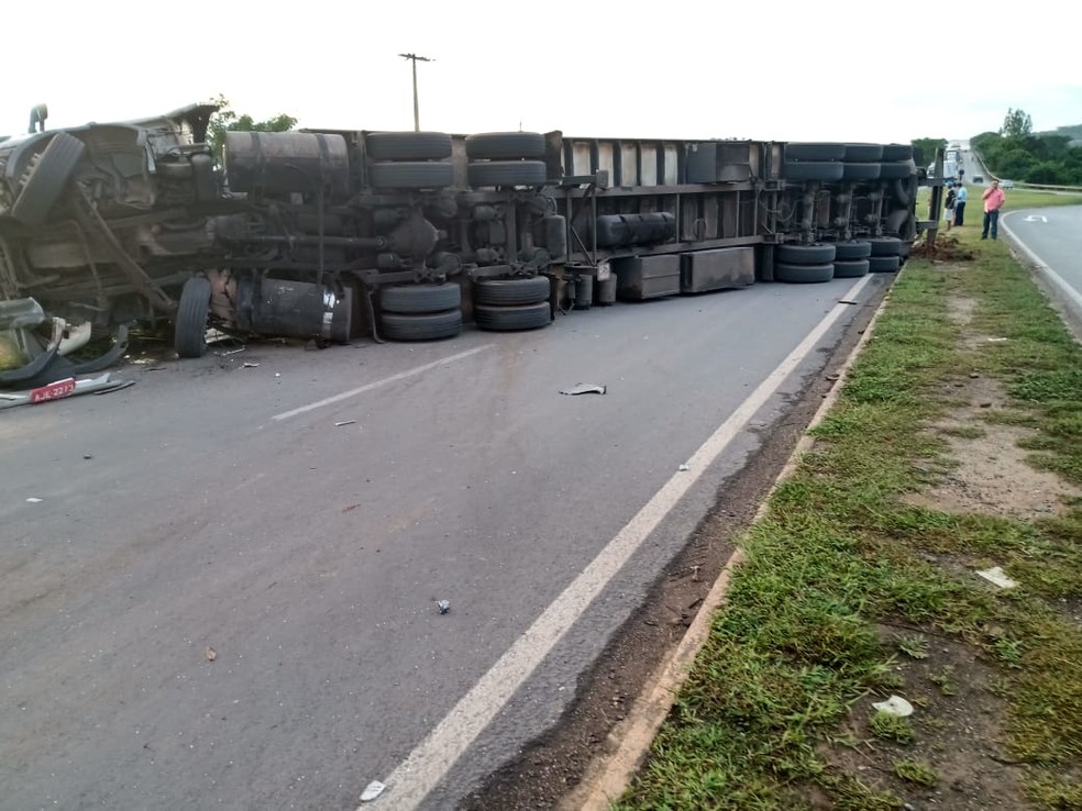 Entenda o que a lei diz sobre proteção lateral para caminhões