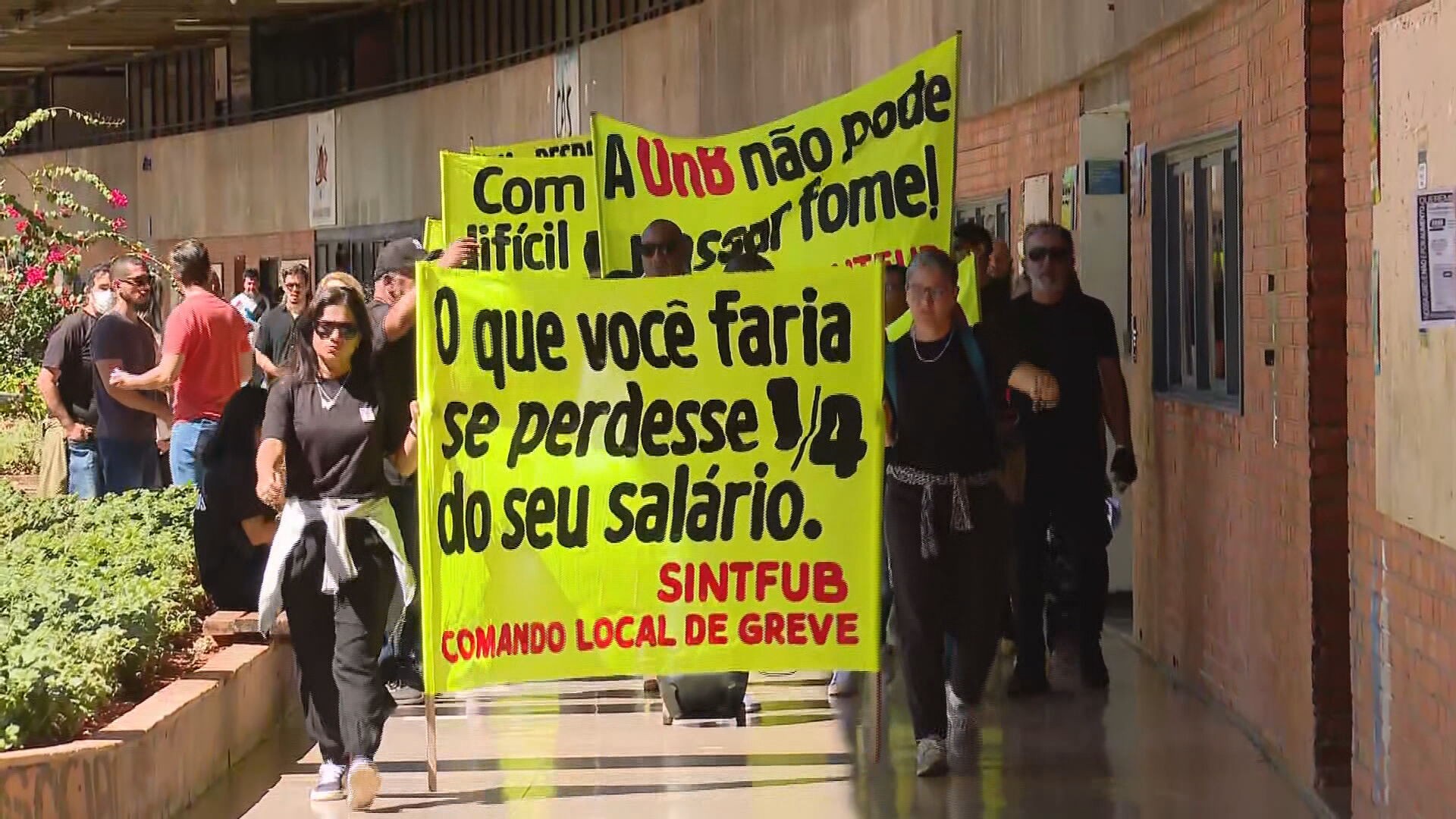 Greve na UnB: aulas são retomadas em meio à paralisação dos servidores técnico-administrativos