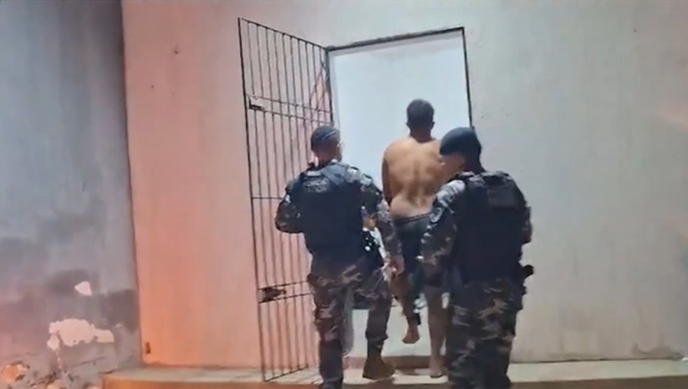 Homem � preso suspeito de tentar matar o pr�prio irm�o no Sert�o da Para�ba � Foto: TV Para�ba