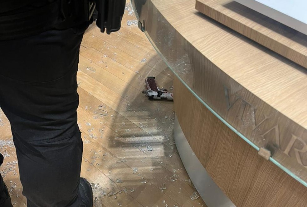 Homem efetuou disparos dentro de loja em shopping de São Bernardo do Campo — Foto: Arquivo Pessoal