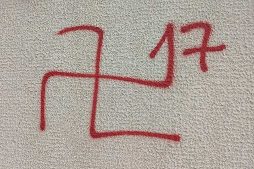 Desenhos de suásticas são encontradas em Centro Acadêmico de História da UFMT em Cuiabá