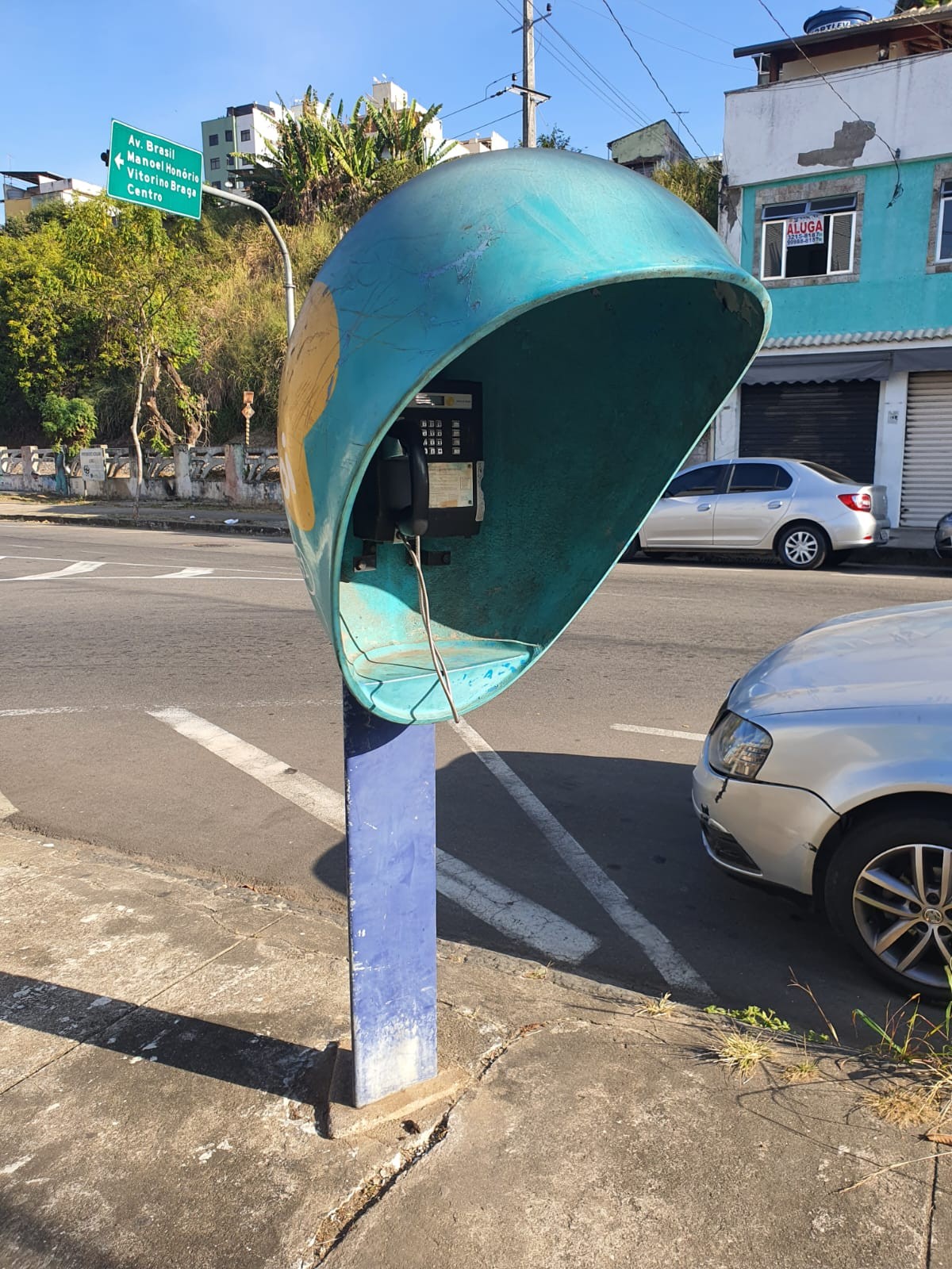 Tchau, orelhão: telefones públicos começam a ser retirados das ruas de Uberlândia e Uberaba