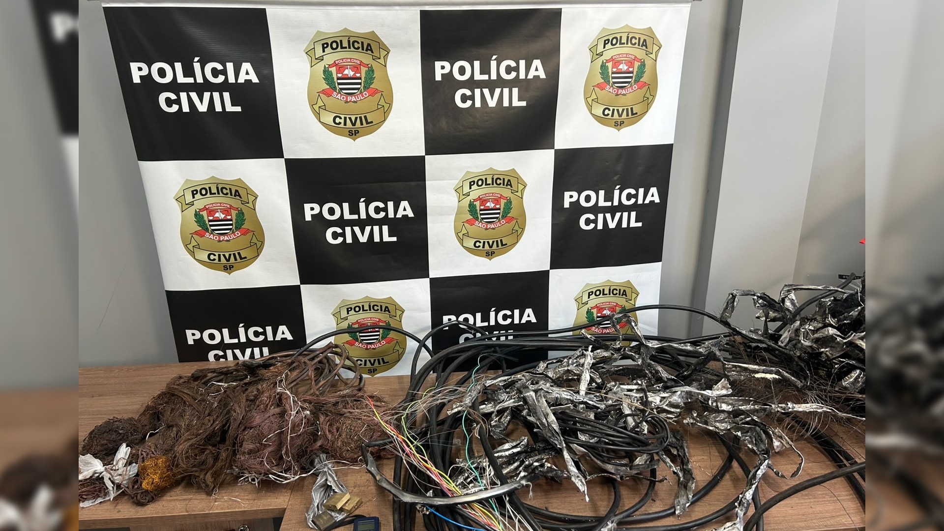 Operação policial interdita ferros-velhos e prende suspeitos de receptação em Bauru​‌​