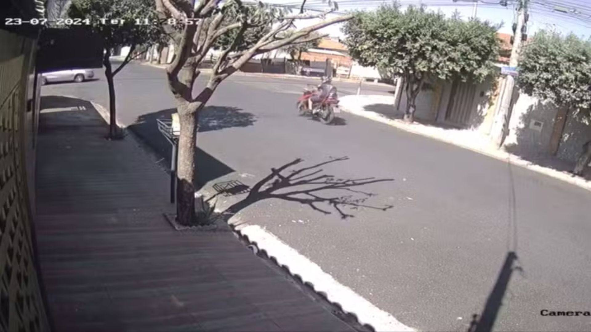 Prefeitura de Rio Preto é condenada a indenizar família de motociclista que morreu ao bater contra carro em rua sem sinalização