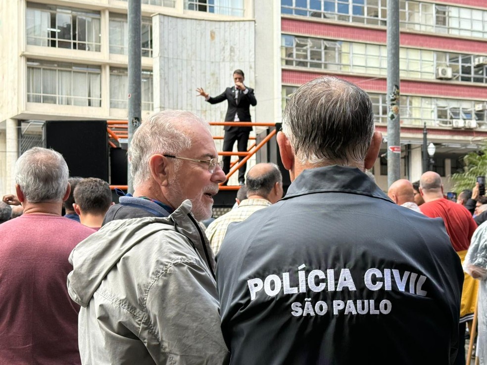 Policiais civis protestam no centro de SP por nova Lei Orgânica e reajuste salarial — Foto: William Santos/TV Globo