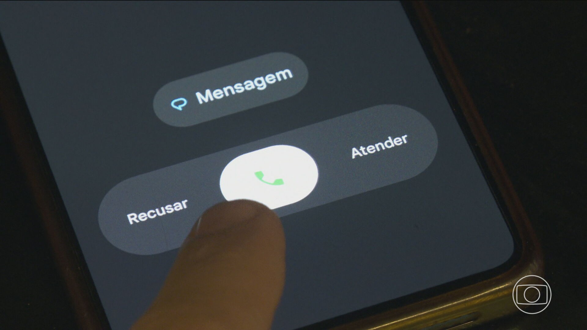 Cada vez mais brasileiros deixam de atender telefone para fugir de golpistas