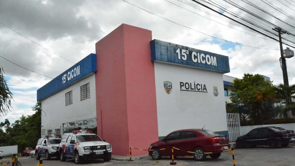 Homem é baleado enquanto dirigia carro em avenida da Zona Norte de Manaus