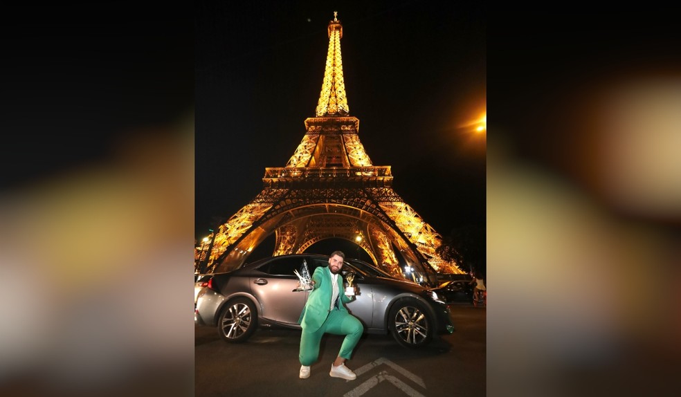 Alef Faria, de Itapetininga (SP), recebeu dois prêmios e foi homenageado em Paris — Foto: Alef Faria/Arquivo pessoal