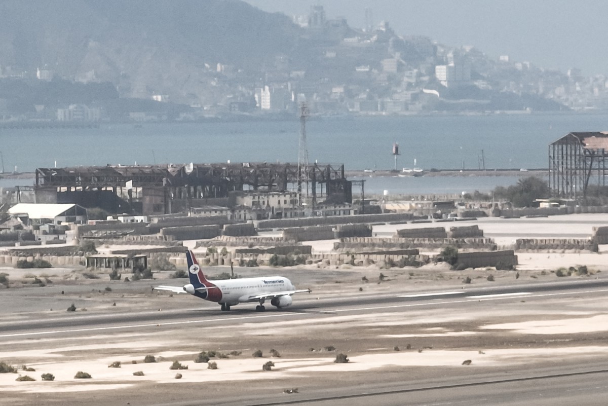 Houthis atacam aeroporto no sul do Iêmen e acusam Arábia Saudita de ataque que deixou 14 mortos